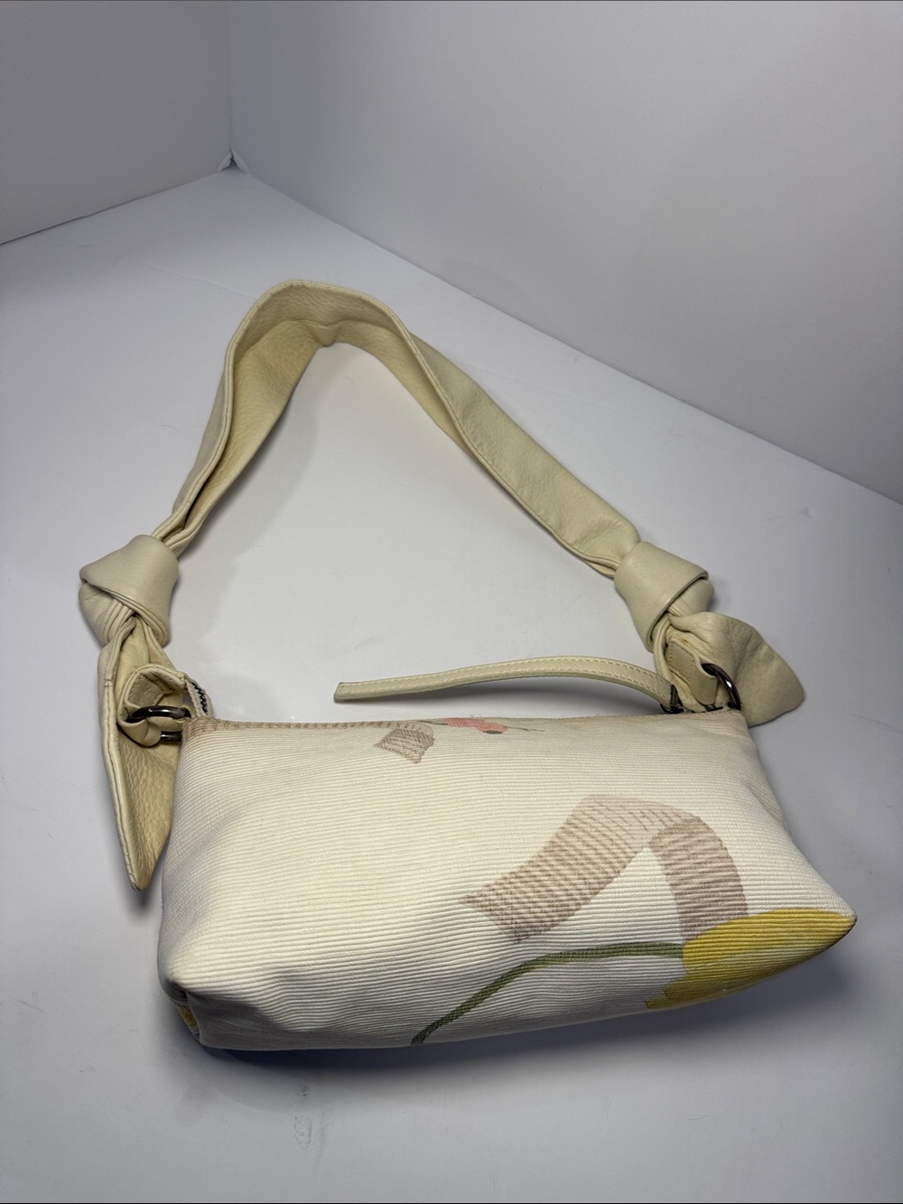 Salvatore Ferragamo Ivory Knotted-Handle Shoulder Bag with Floral Accent - Picture 9 of 12